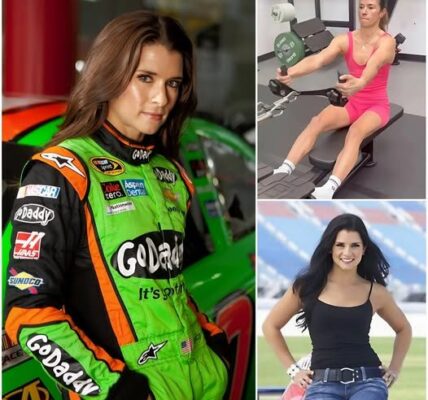 HOT! Danica Patrick Stuns In ‘Eye-Popping’ Pink Outfit At The Gym Sunday