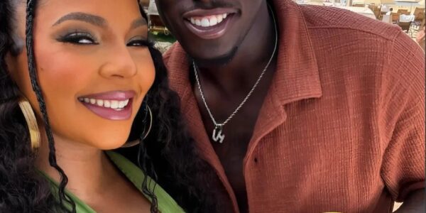 HOT PHOTO: Jamal Roberts’s girlfriend has made social media crazy with pictures of her at the beach wearing a white bikini that is so tight and revealing that it almost exposes her private parts, showing off her extremely attractive figure like…
