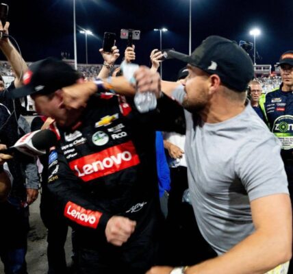 Breaking news: After a fierce race at NOCO 400, Ricky Stenhouse Jr. committed a violent act against Kyle Busch that shocked the Narcas community.