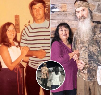 Family Shares Final Photo of Phil & Kay Robertson Holding Hands Before His Death